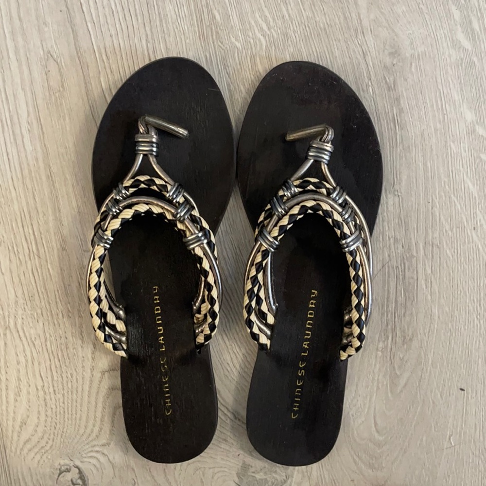 Chinese Laundry flip flops